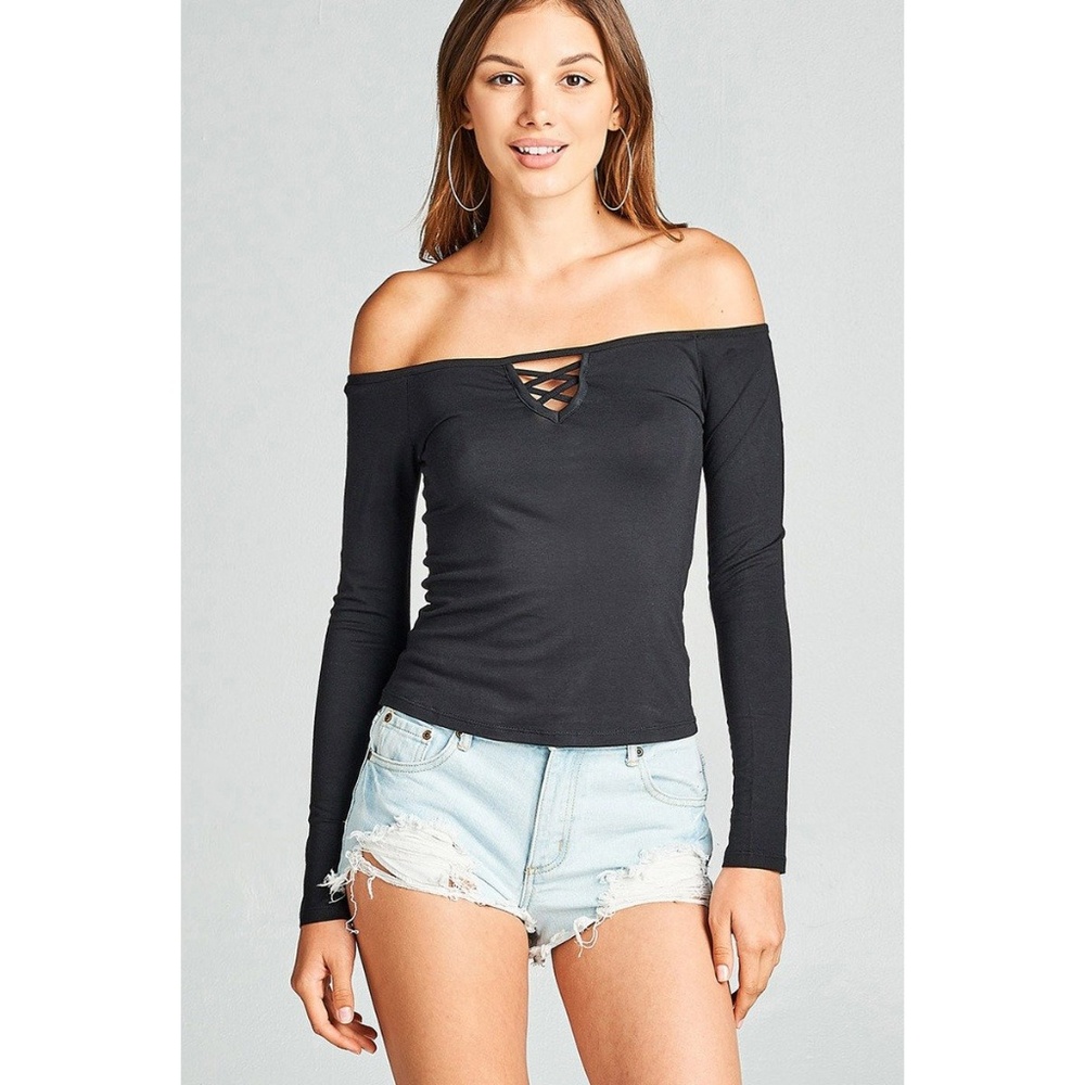Online Exclusive! Black Off-Shoulder Top